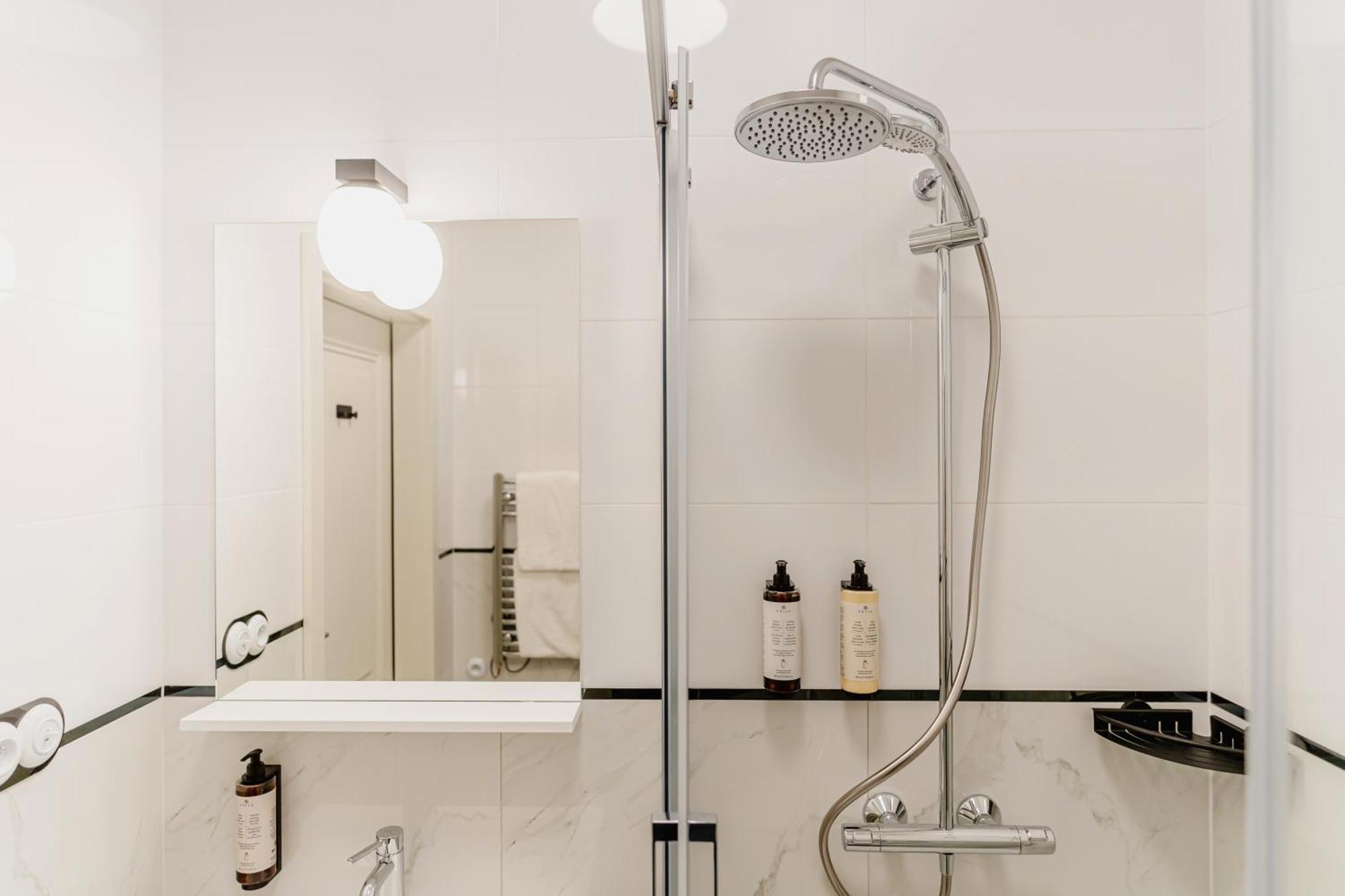 N33 Premium Apartments Old Town Krakow - Destigo Hotels Szoba fotó